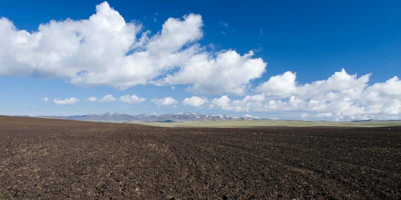 Campo Elétrico e Potêncial no Solo